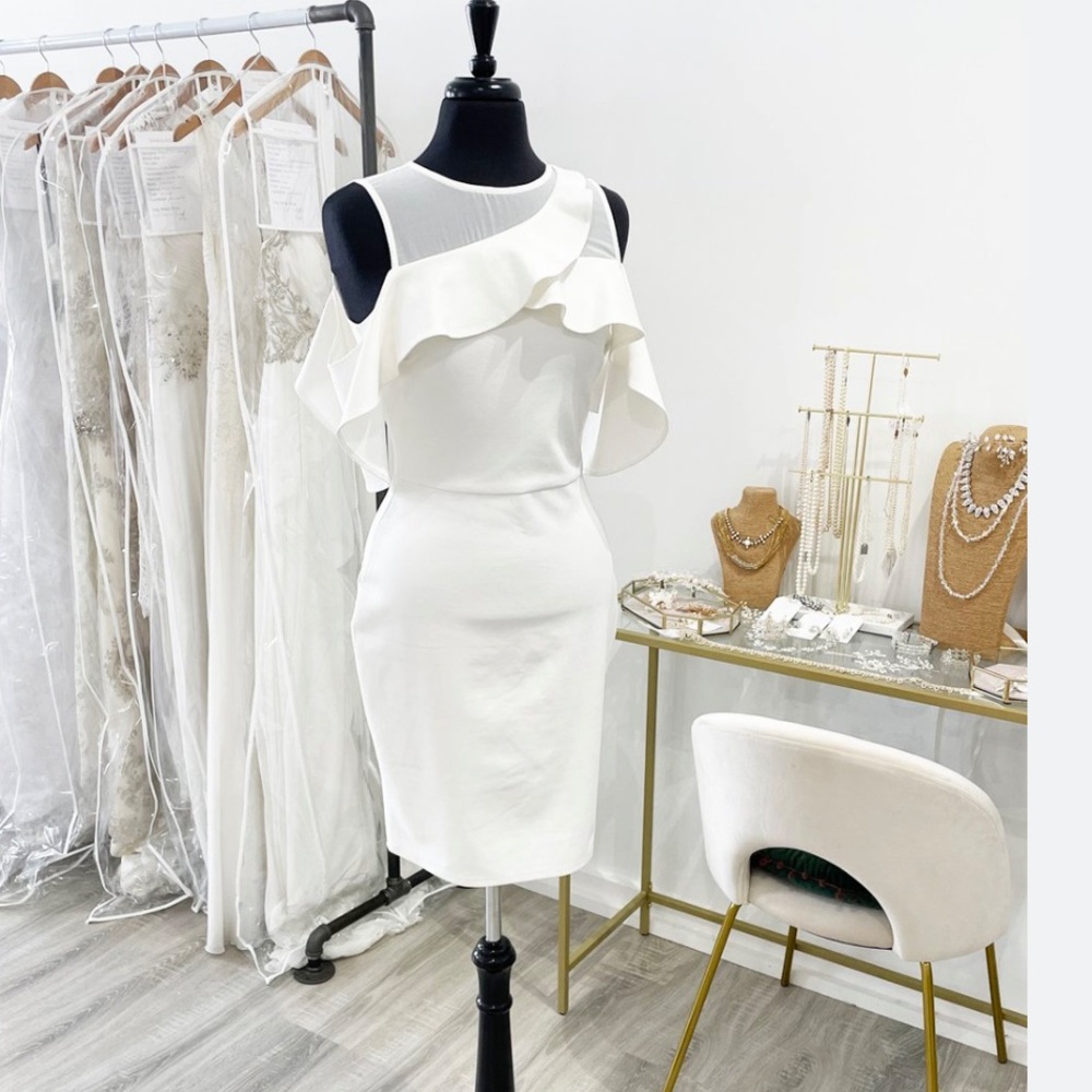 NWT Adelyn Rae Cold shoulder Elegant White Ruffle Dress size Small